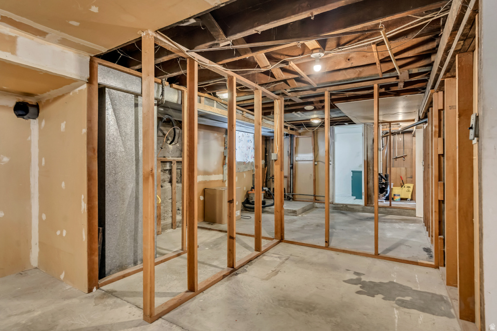 1963 S LAKE ST Salt Lake City, UT 84105