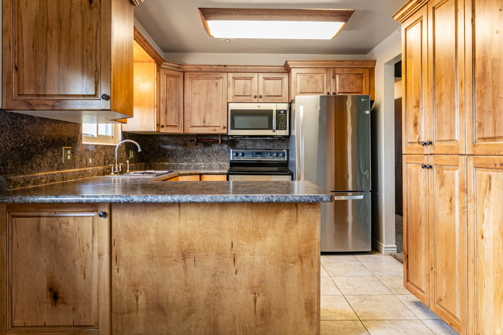 676 S 100 E Farmington, UT 84025