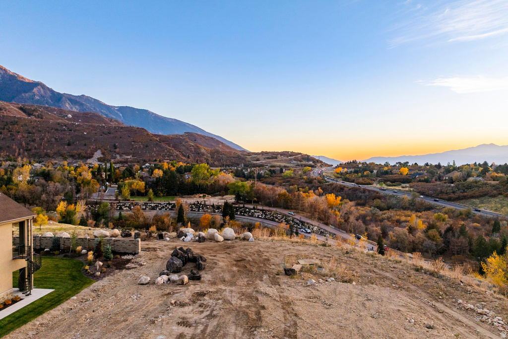 9512 S GRANITE TRAIL LN Sandy, UT 84092