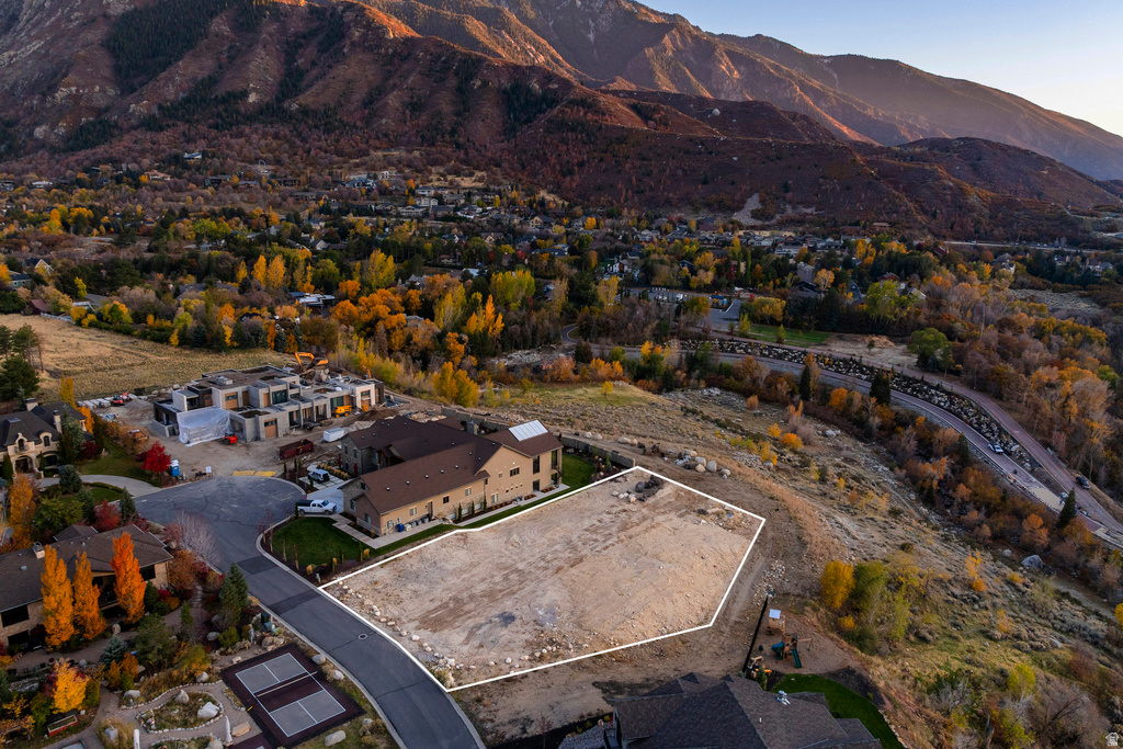 9512 S GRANITE TRAIL LN Sandy, UT 84092