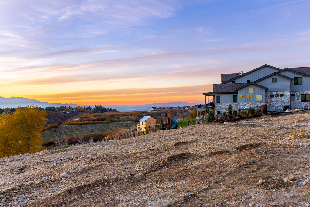 9512 S GRANITE TRAIL LN Sandy, UT 84092