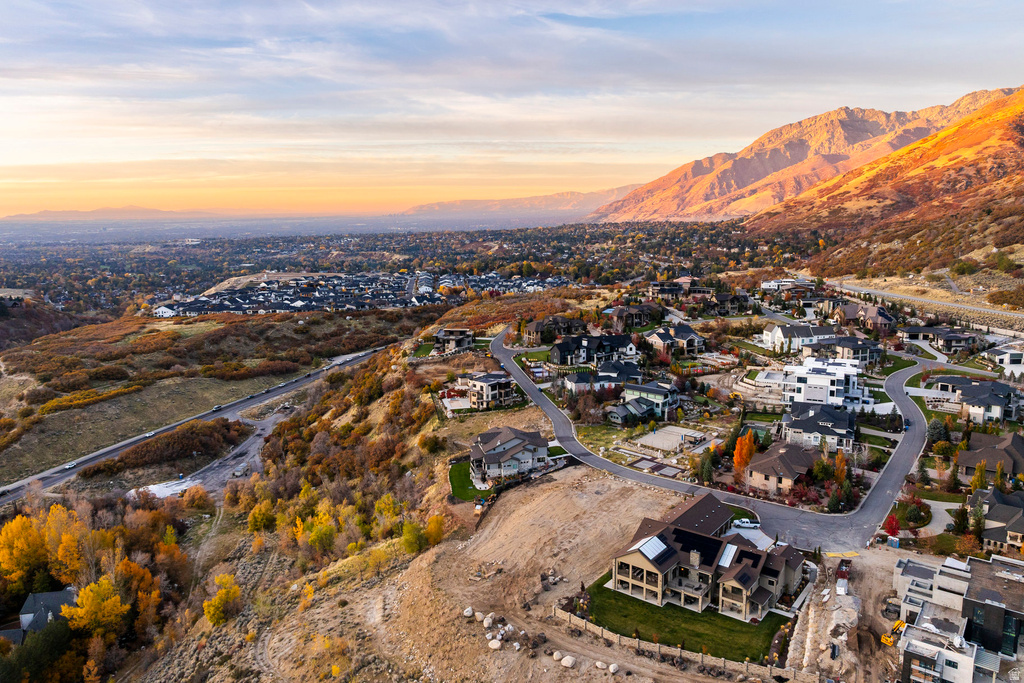 9512 S GRANITE TRAIL LN Sandy, UT 84092