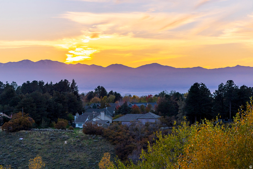 9512 S GRANITE TRAIL LN Sandy, UT 84092