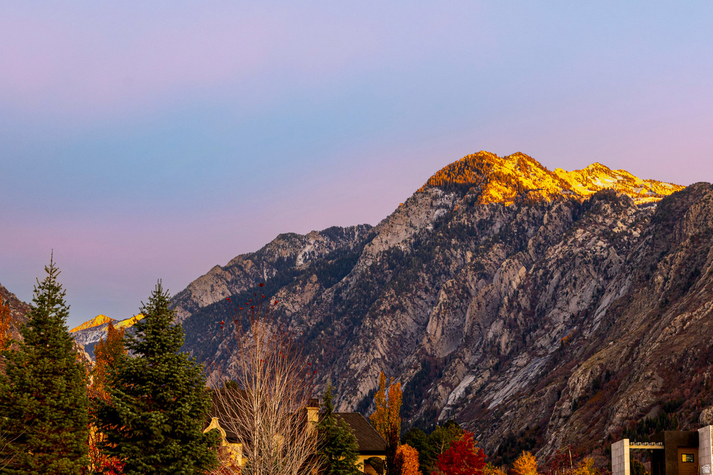 9512 S GRANITE TRAIL LN Sandy, UT 84092