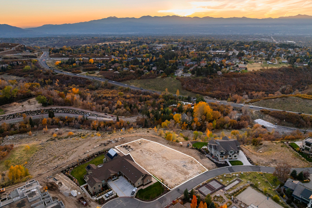 9512 S GRANITE TRAIL LN Sandy, UT 84092