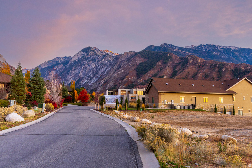 9512 S GRANITE TRAIL LN Sandy, UT 84092