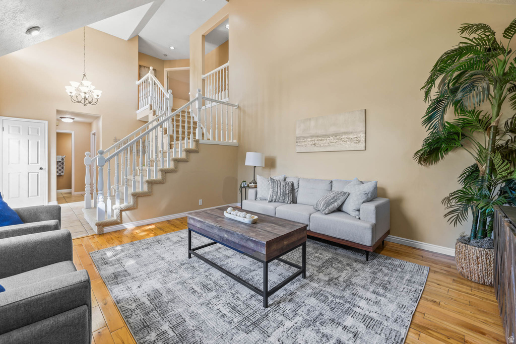 8017 S SHOWCASE LN Sandy, UT 84094