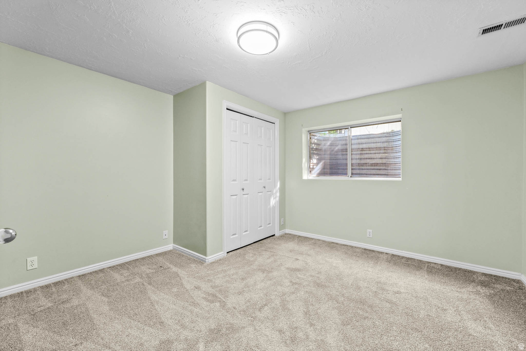 8017 S SHOWCASE LN Sandy, UT 84094