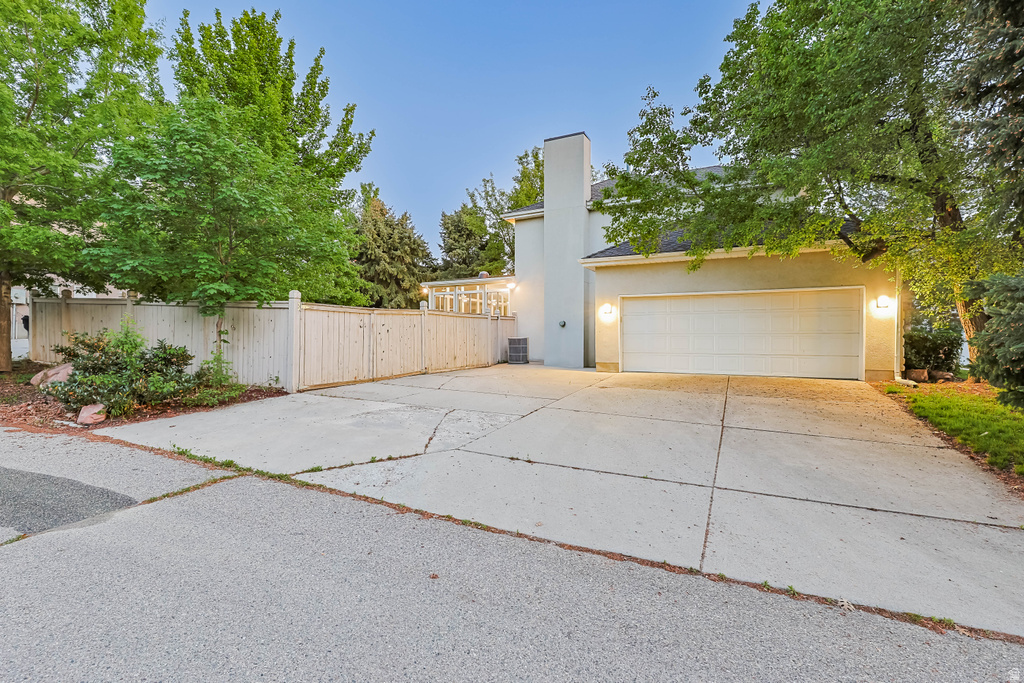 8017 S SHOWCASE LN Sandy, UT 84094