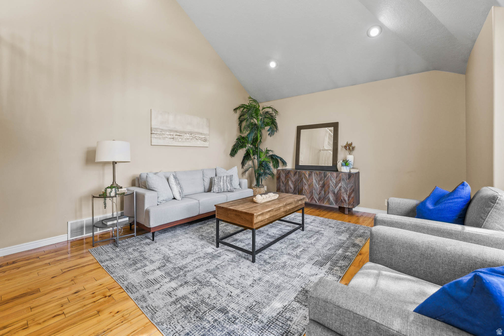 8017 S SHOWCASE LN Sandy, UT 84094