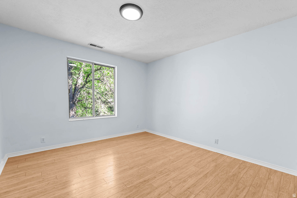 8017 S SHOWCASE LN Sandy, UT 84094