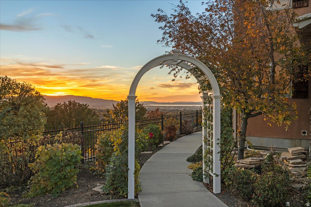 2541 E STONEBURY LOOP RD Springville, UT 84663