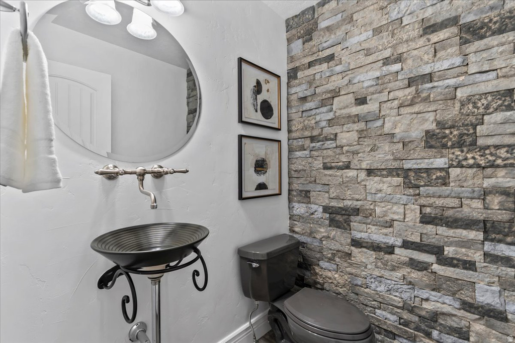 2541 E STONEBURY LOOP RD Springville, UT 84663