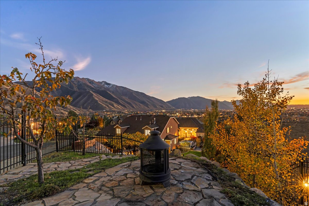 2541 E STONEBURY LOOP RD Springville, UT 84663