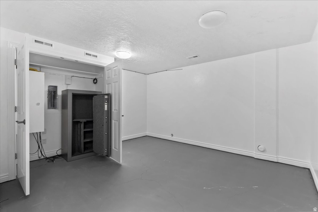 2541 E STONEBURY LOOP RD Springville, UT 84663