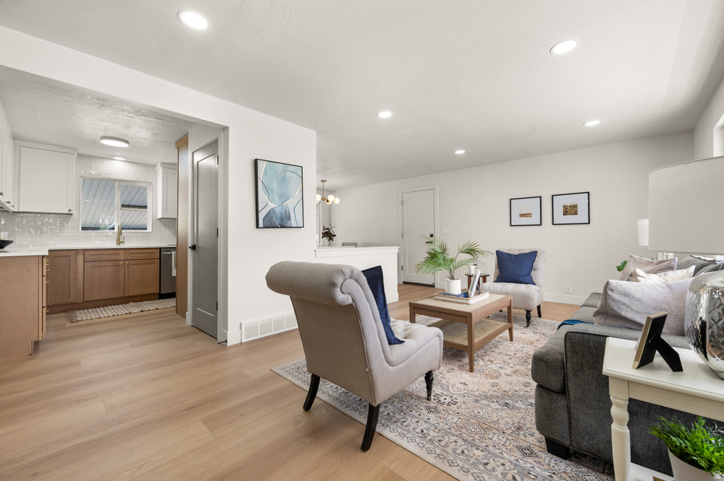 1371 E SKYVIEW DR Millcreek, UT 84124