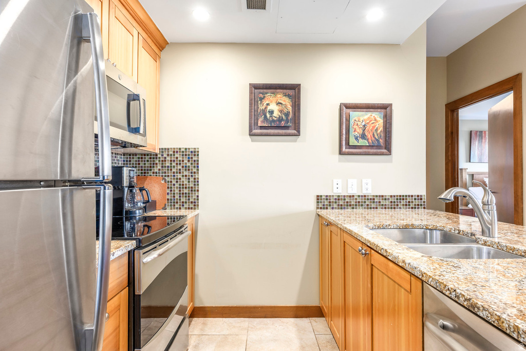 3720 SUNDIAL CT #B203 Park City, UT 84098