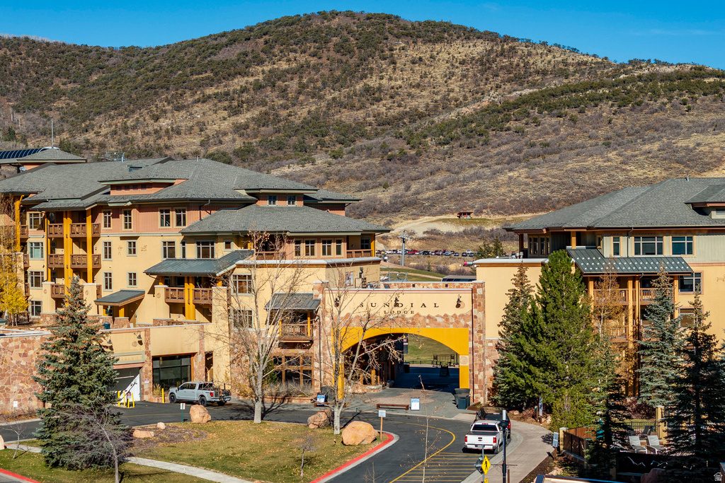 3720 SUNDIAL CT #B203 Park City, UT 84098