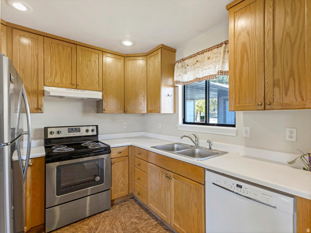 2646 W GREYHACKLE LN Taylorsville, UT 84129