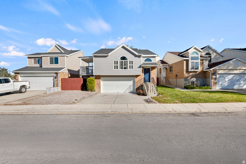 9141 S LITTLE CREEK DR West Jordan, UT 84088
