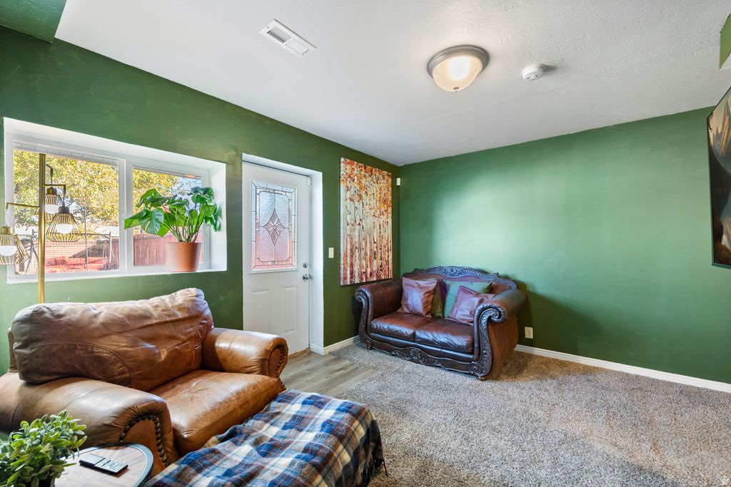 9141 S LITTLE CREEK DR West Jordan, UT 84088