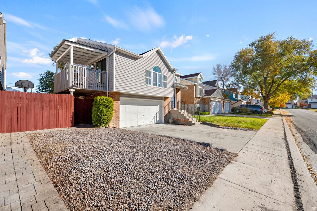 9141 S LITTLE CREEK DR West Jordan, UT 84088