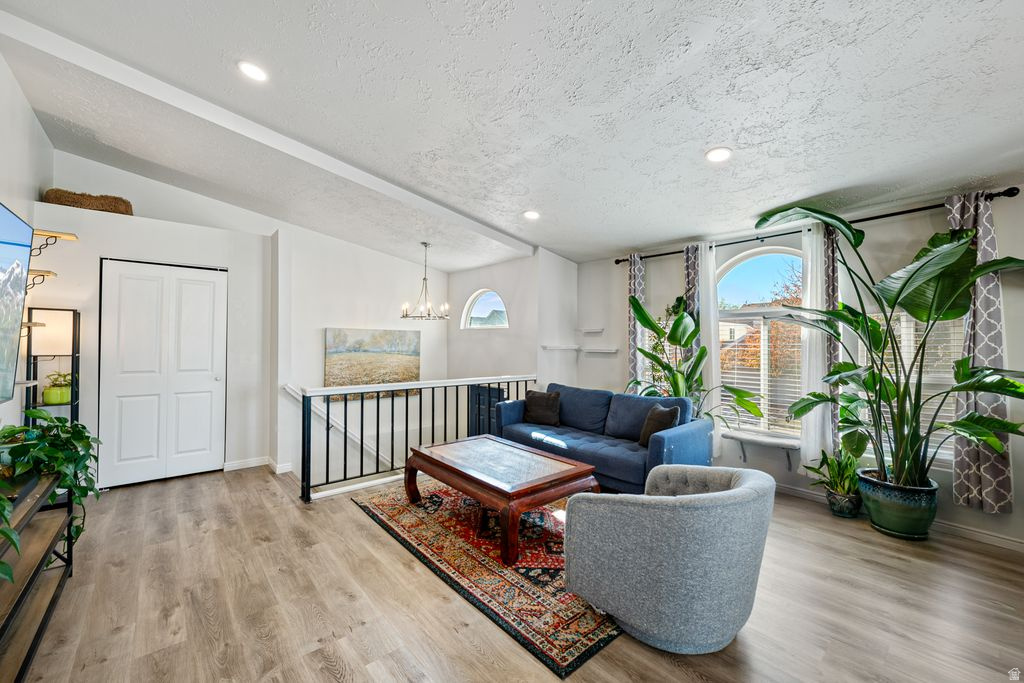 9141 S LITTLE CREEK DR West Jordan, UT 84088