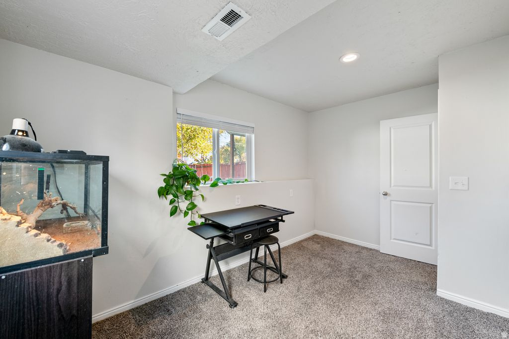 9141 S LITTLE CREEK DR West Jordan, UT 84088