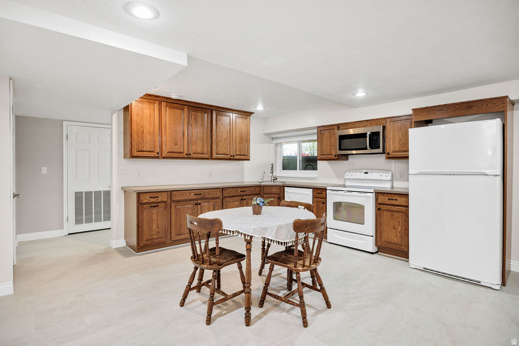 2009 N 150 E Centerville, UT 84014