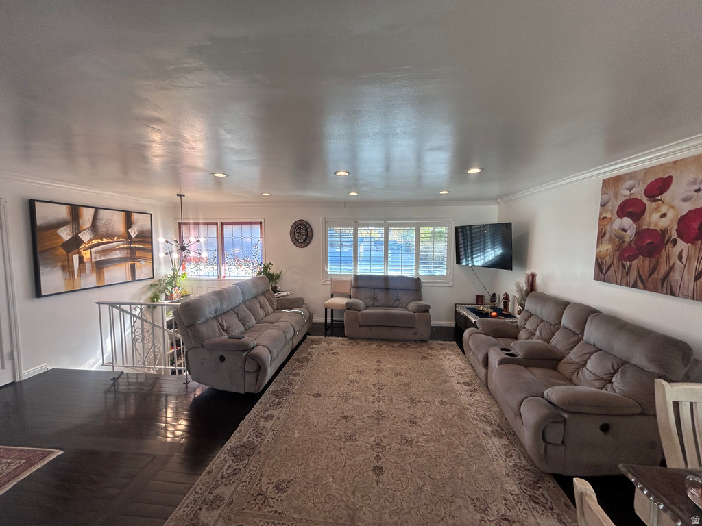 547 E PIONEER AVE Sandy, UT 84070