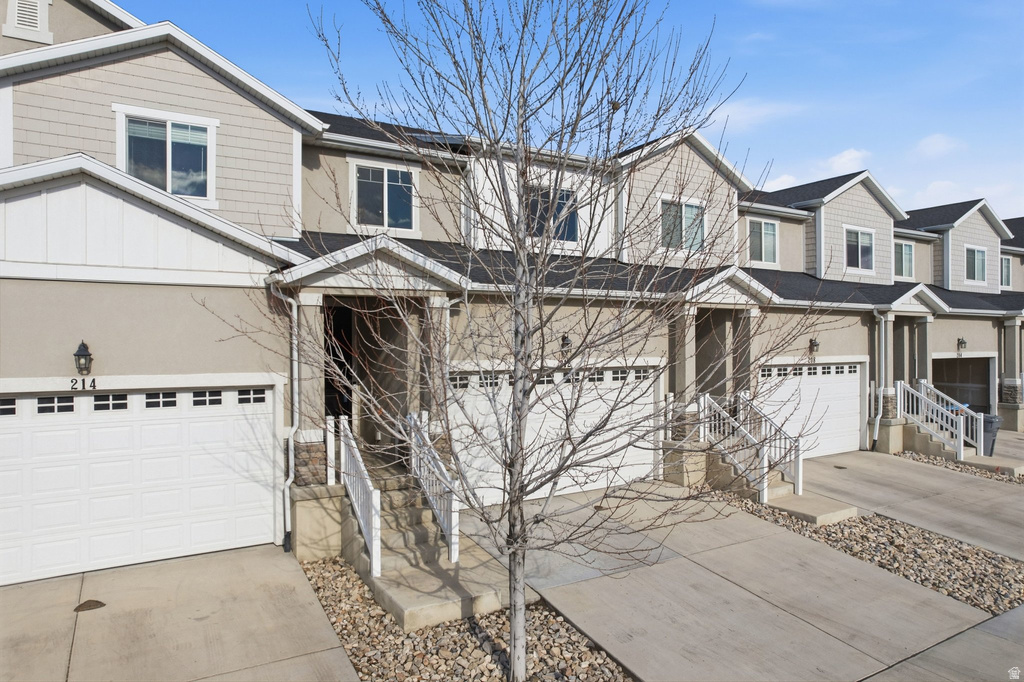 212 W WHITEWATER DR Vineyard, UT 84059