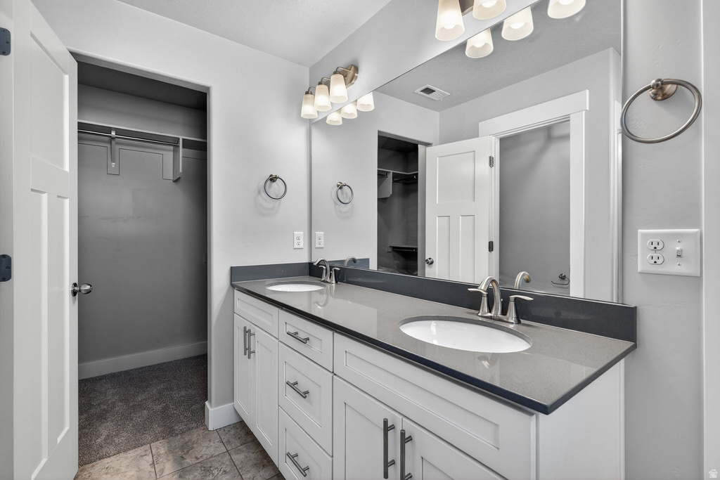 212 W WHITEWATER DR Vineyard, UT 84059