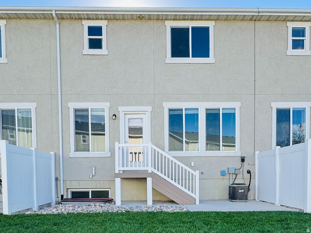 212 W WHITEWATER DR Vineyard, UT 84059