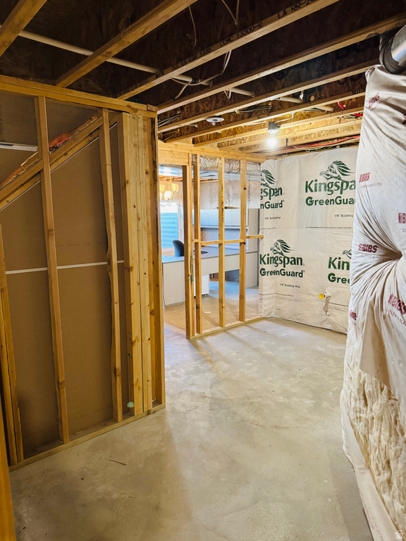 212 W WHITEWATER DR Vineyard, UT 84059