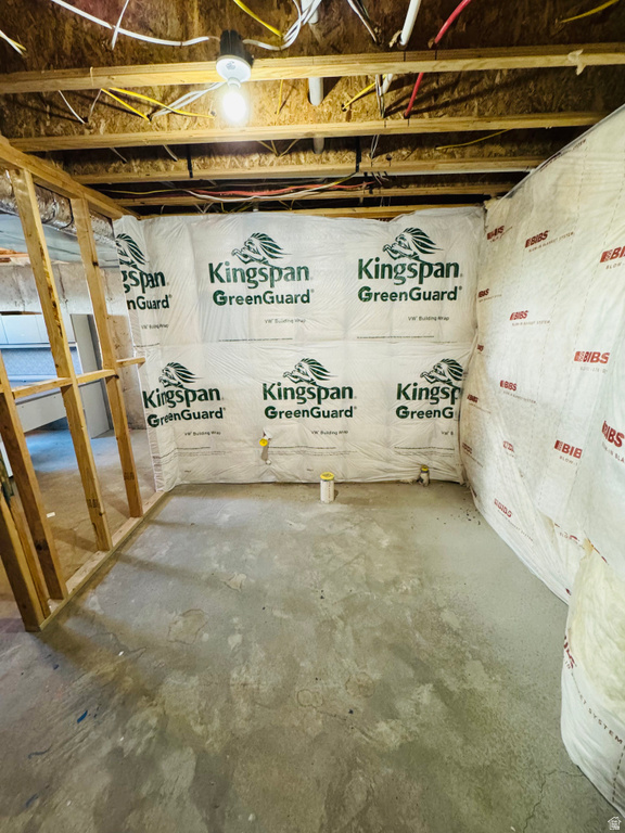 212 W WHITEWATER DR Vineyard, UT 84059