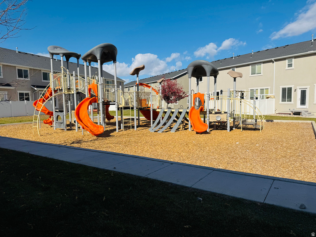 212 W WHITEWATER DR Vineyard, UT 84059