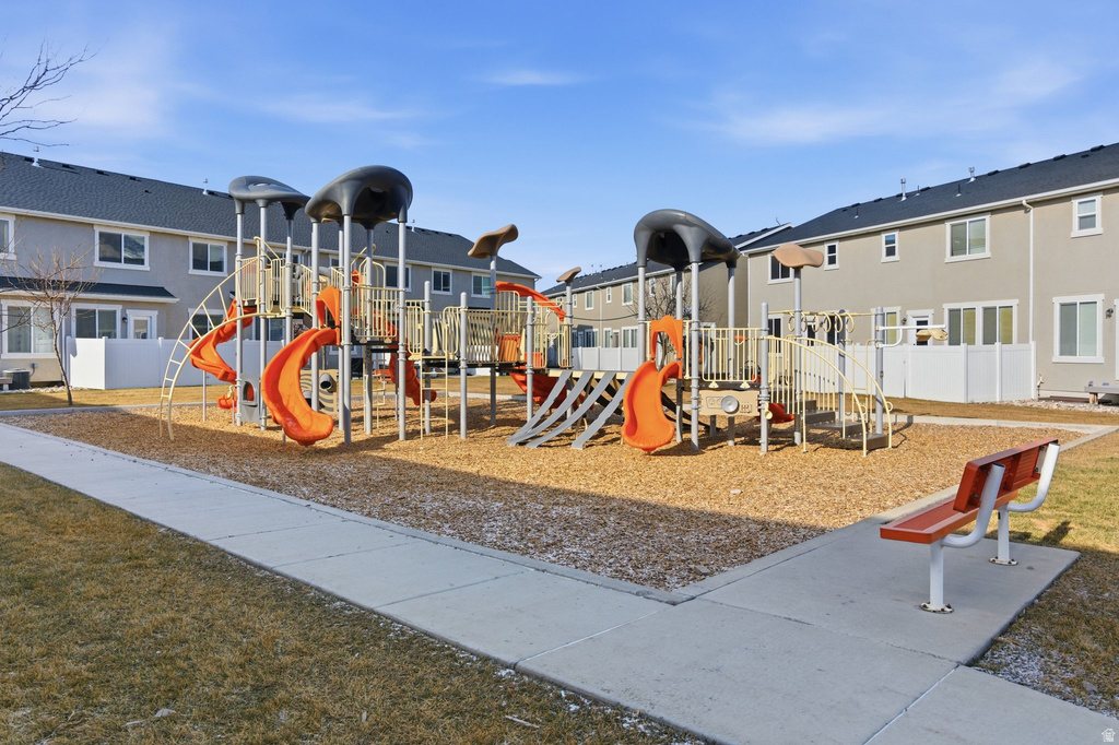 212 W WHITEWATER DR Vineyard, UT 84059