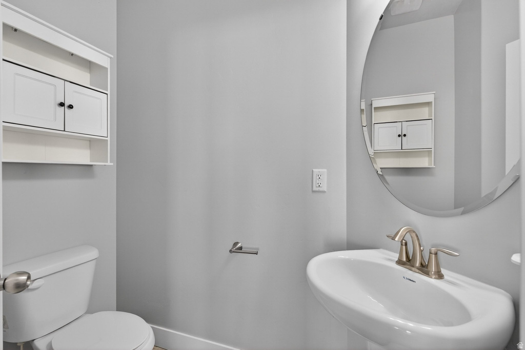 212 W WHITEWATER DR Vineyard, UT 84059