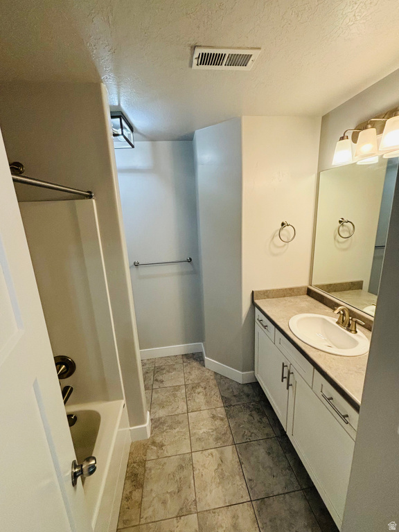 212 W WHITEWATER DR Vineyard, UT 84059