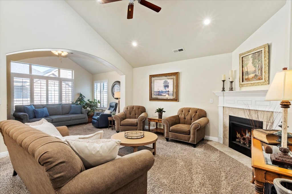 9252 S 2040 W #D West Jordan, UT 84088