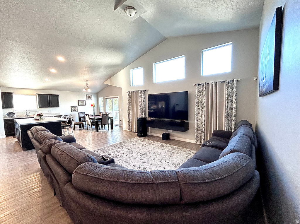 9024 W NEWHOUSE DR Magna, UT 84044