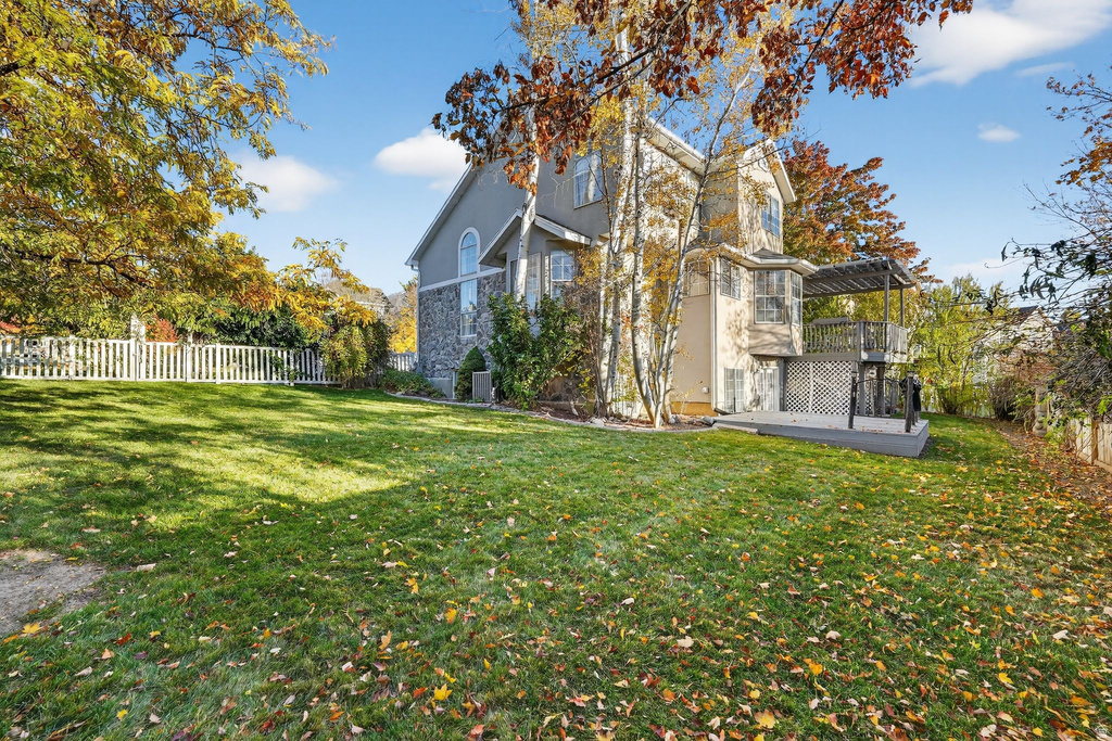 10172 S SNOW IRIS WAY Sandy, UT 84092