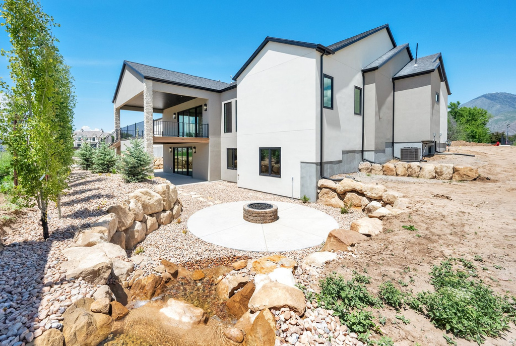 213 W 250 S Mapleton, UT 84664