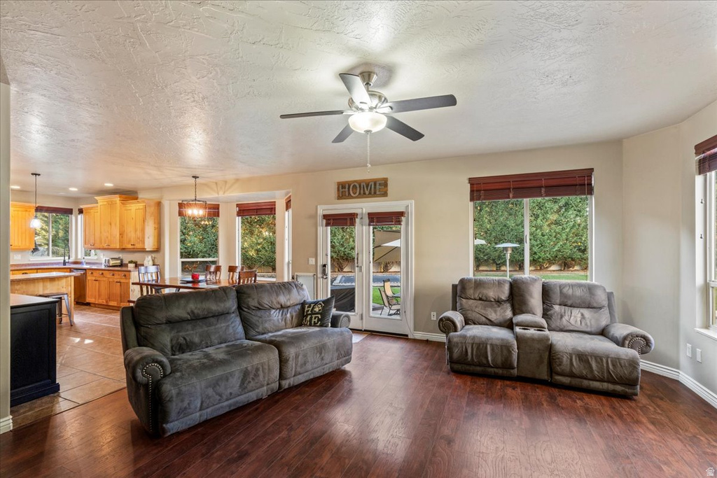 3376 W WATER CRESCENT PL South Jordan, UT 84095