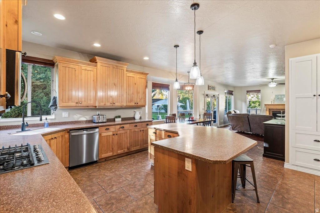 3376 W WATER CRESCENT PL South Jordan, UT 84095