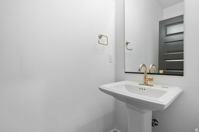 11563 S WATERCOURSE RD #102 South Jordan, UT 84009