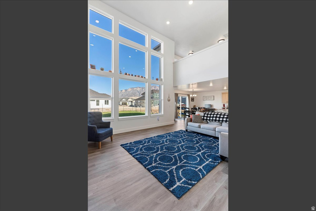 2440 W 2900 N Farr West, UT 84404