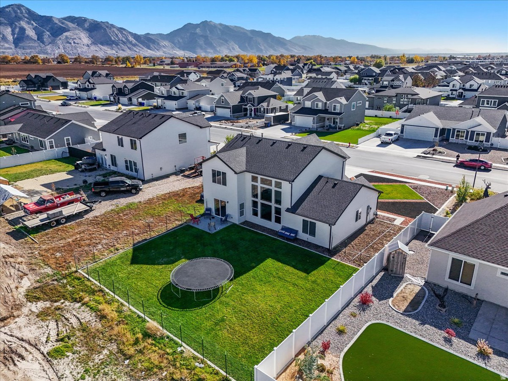 2440 W 2900 N Farr West, UT 84404