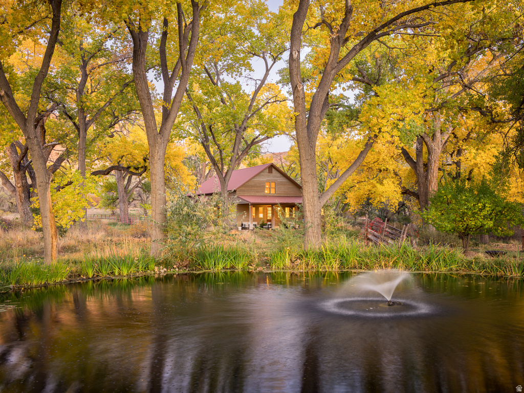 2927 S East Bench Rd