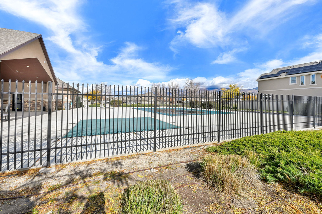 1064 DARCY DR North Salt Lake, UT 84054